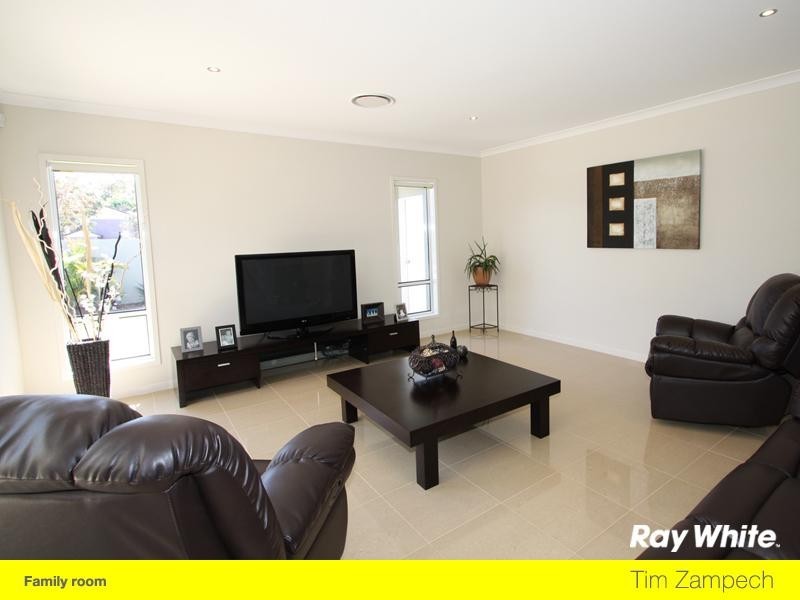 48 Compass Drive, Biggera Waters QLD 4216