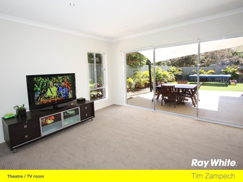 48 Compass Drive, Biggera Waters QLD 4216