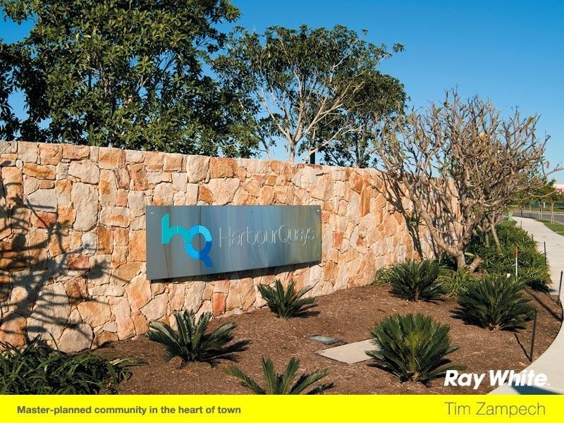 48 Compass Drive, Biggera Waters QLD 4216