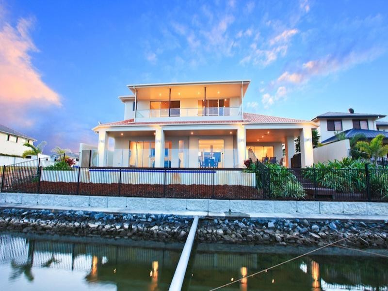 10 Calmwater Crescent, Hope Island QLD 4212