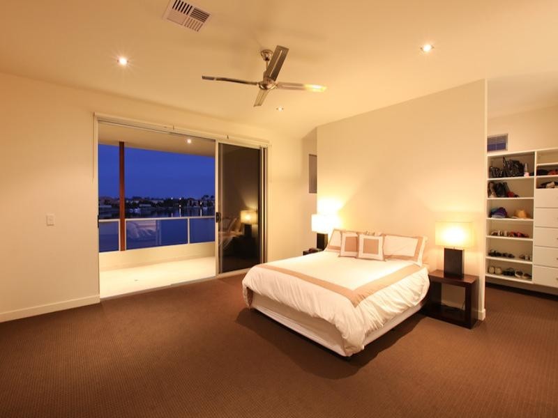 10 Calmwater Crescent, Hope Island QLD 4212