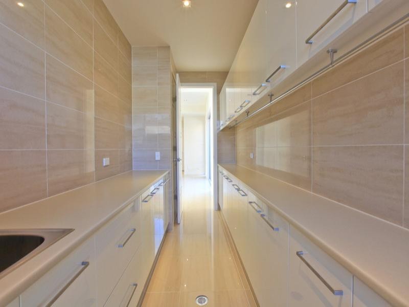 10 Calmwater Crescent, Hope Island QLD 4212