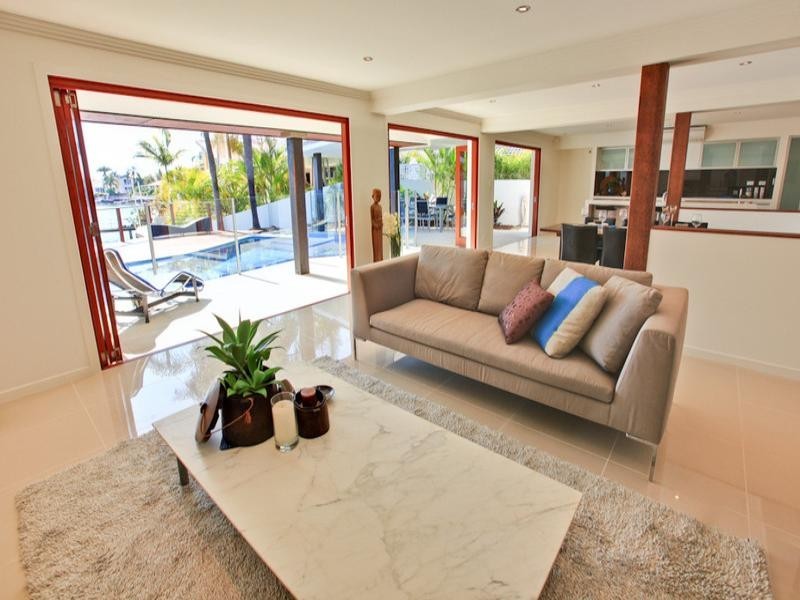 33 Sundance Way, Runaway Bay QLD 4216