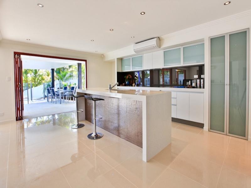 33 Sundance Way, Runaway Bay QLD 4216