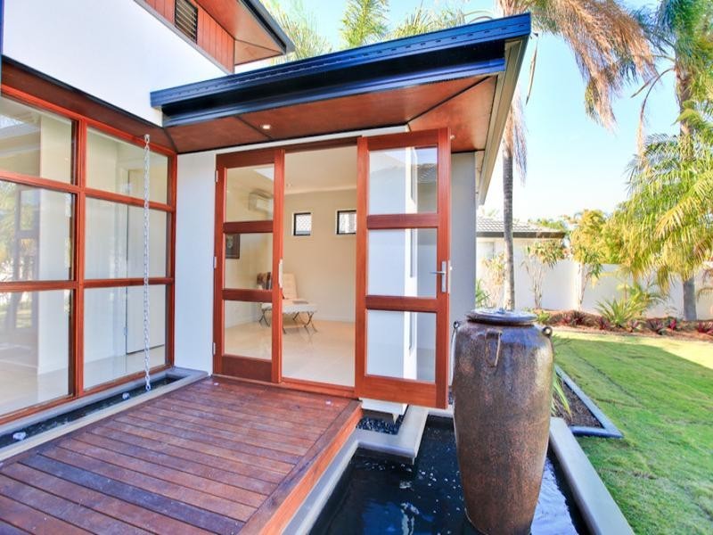 33 Sundance Way, Runaway Bay QLD 4216