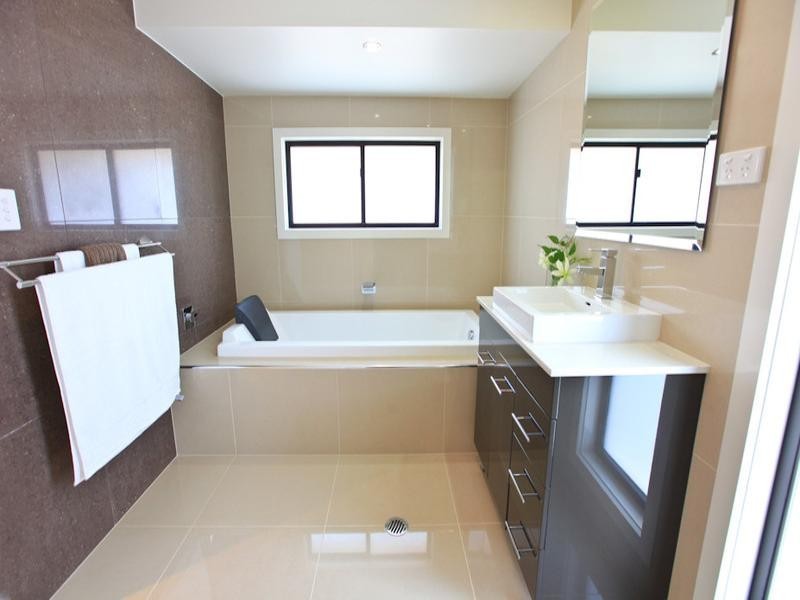 33 Sundance Way, Runaway Bay QLD 4216