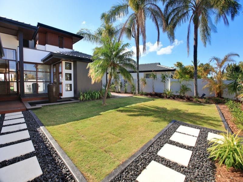 33 Sundance Way, Runaway Bay QLD 4216