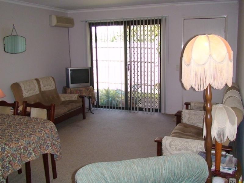 1/18 Botanical Drive, Labrador QLD 4215