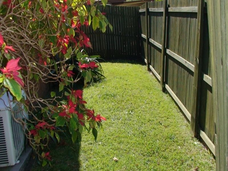 1/18 Botanical Drive, Labrador QLD 4215