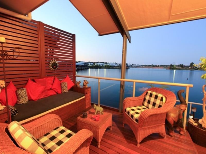 42/181 Lae Drive, Runaway Bay QLD 4216