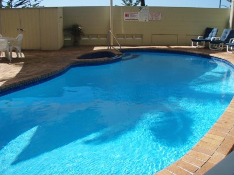 15/418 Bayview Beach, Marine Parade, Biggera Waters QLD 4216