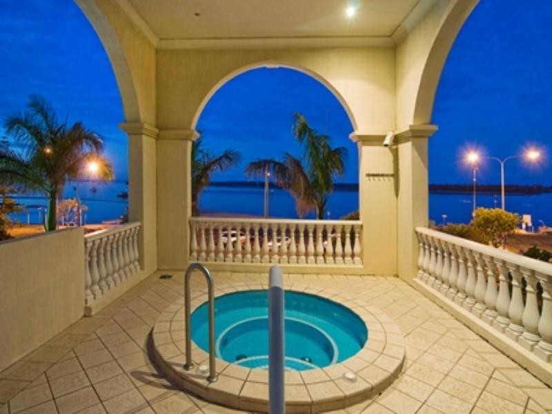 1404/352-360 The Grand Apartments, Marine Parade, Labrador QLD 4215