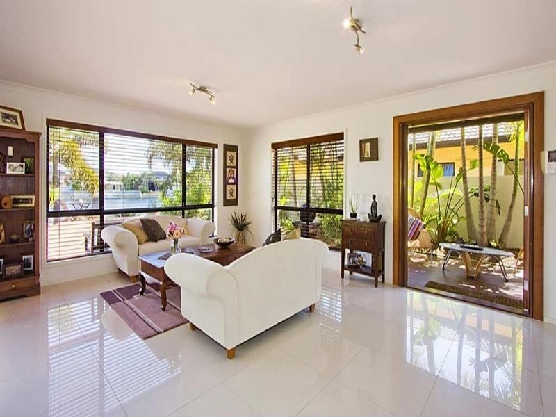 2a Champagne Boulevard, Helensvale QLD 4212