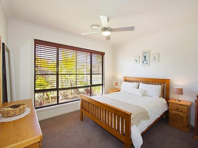 2a Champagne Boulevard, Helensvale QLD 4212