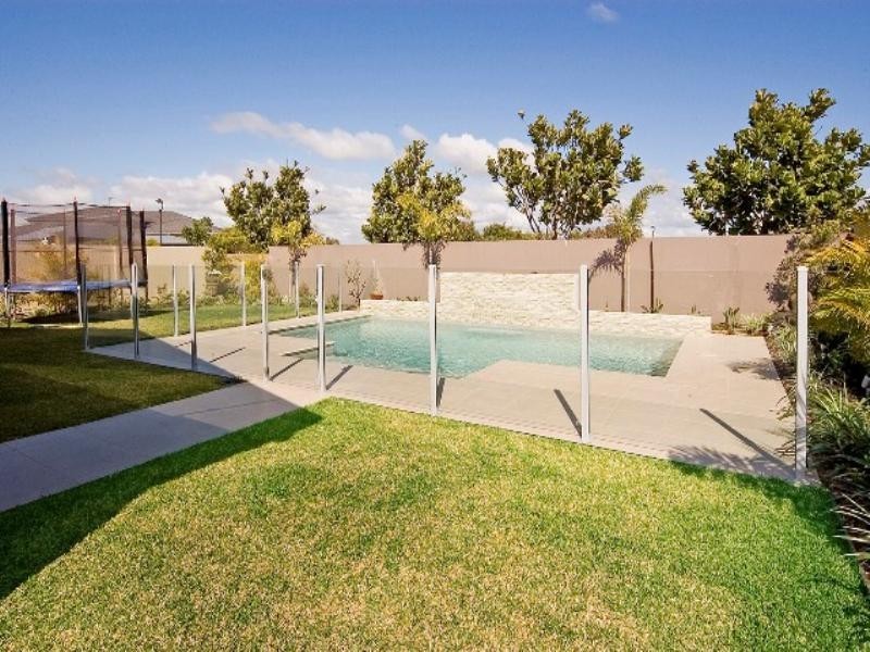 7 Edgewater Place, Hope Island QLD 4212