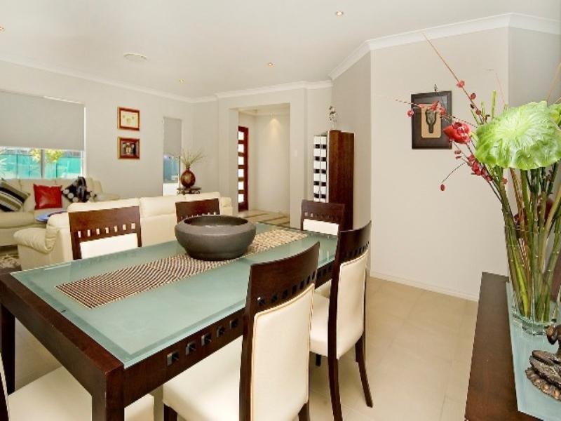 7 Edgewater Place, Hope Island QLD 4212