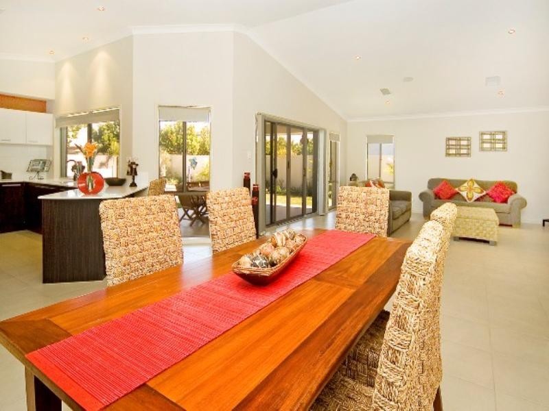 7 Edgewater Place, Hope Island QLD 4212