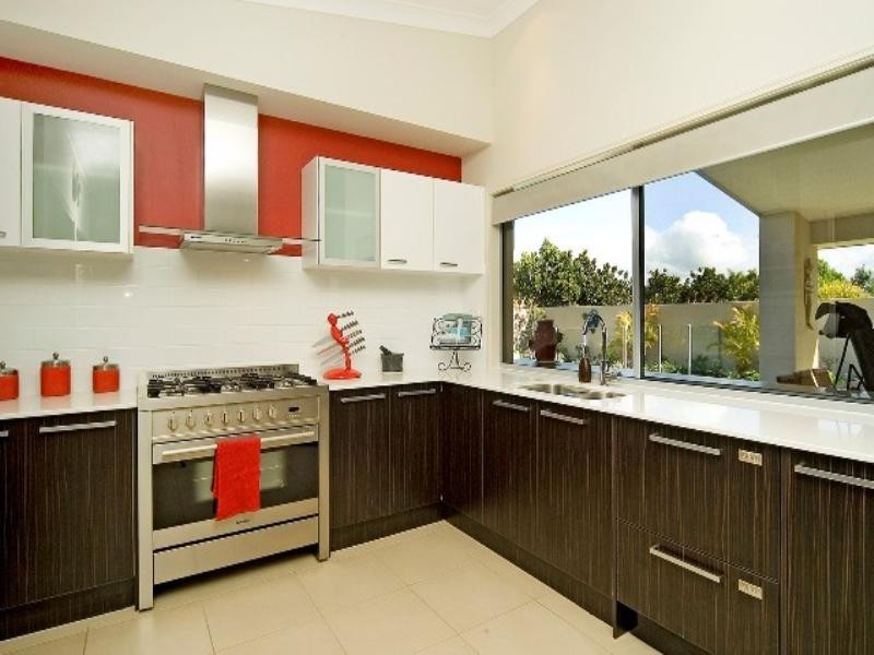 7 Edgewater Place, Hope Island QLD 4212