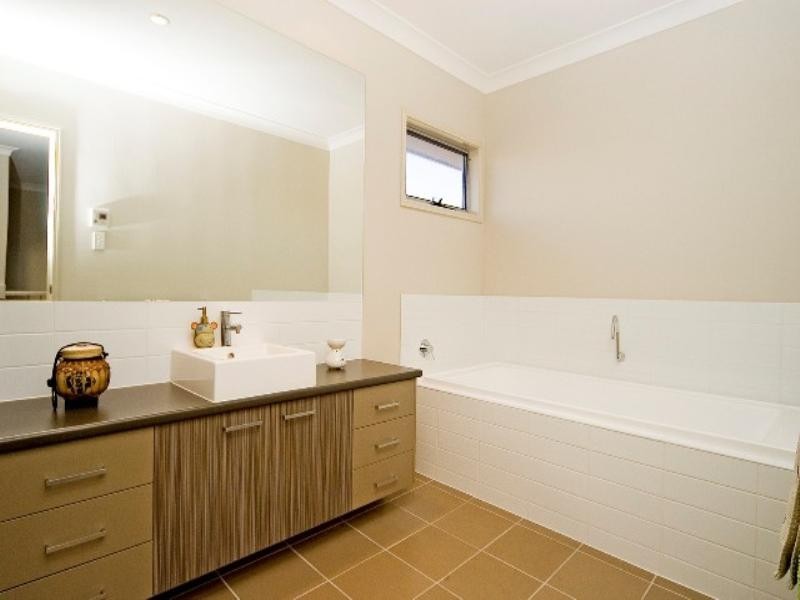 7 Edgewater Place, Hope Island QLD 4212