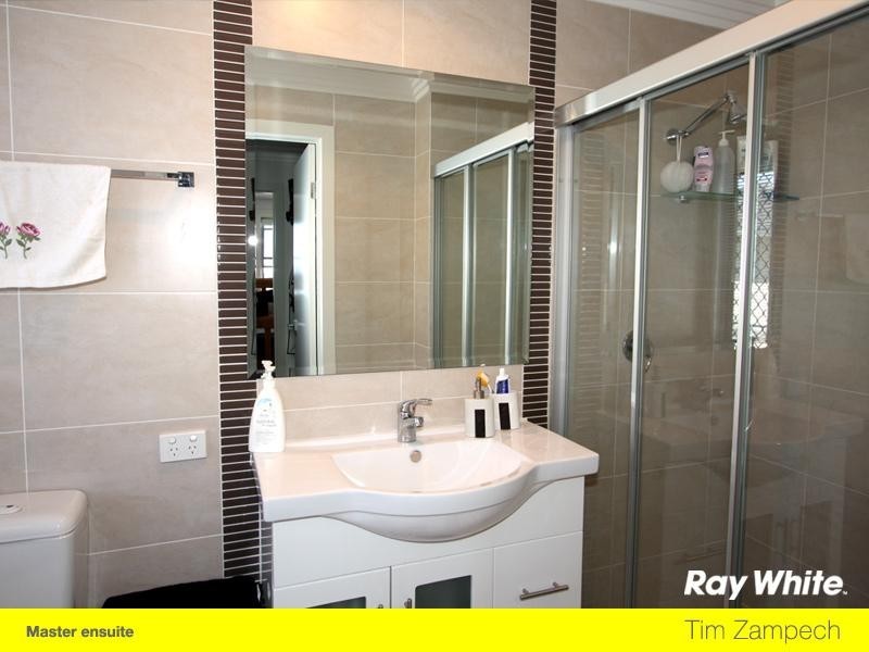 1/64 Compass Drive, Biggera Waters QLD 4216