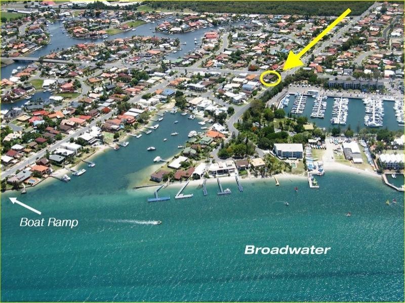 1/40 Poinsettia Avenue, Runaway Bay QLD 4216