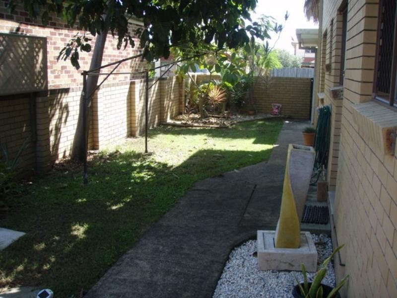 1/40 Poinsettia Avenue, Runaway Bay QLD 4216