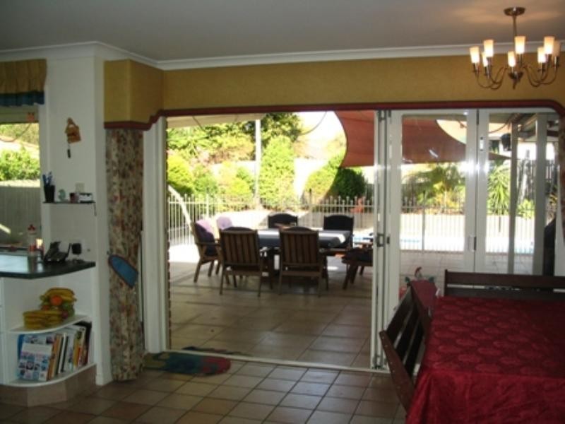 30 Desert Falls Crescent, Parkwood QLD 4214