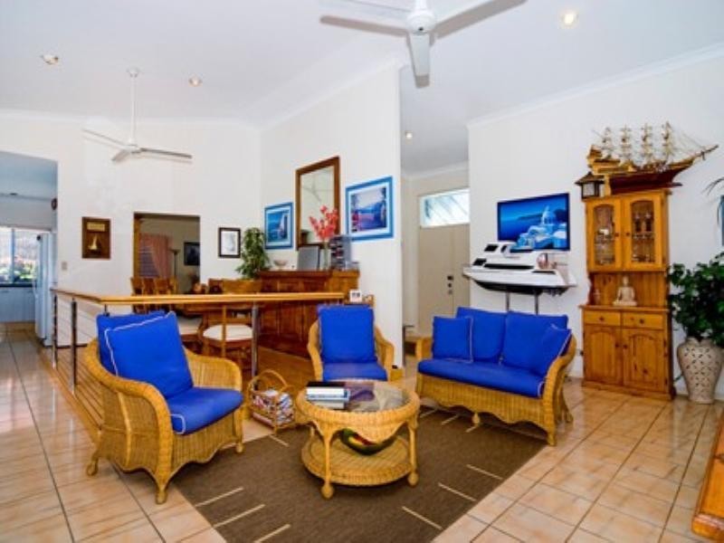 37 Pebble Beach Drive, Runaway Bay QLD 4216