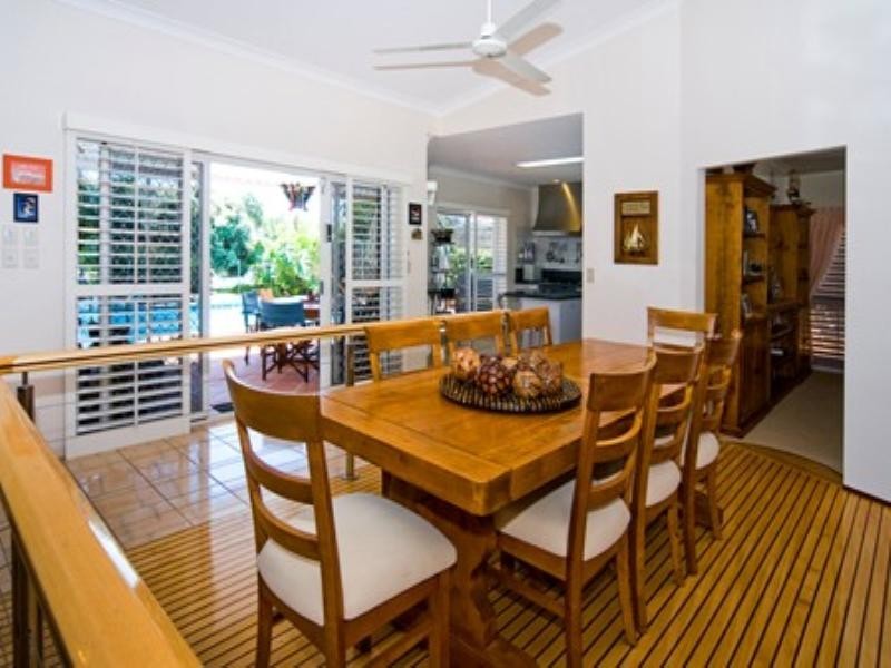 37 Pebble Beach Drive, Runaway Bay QLD 4216