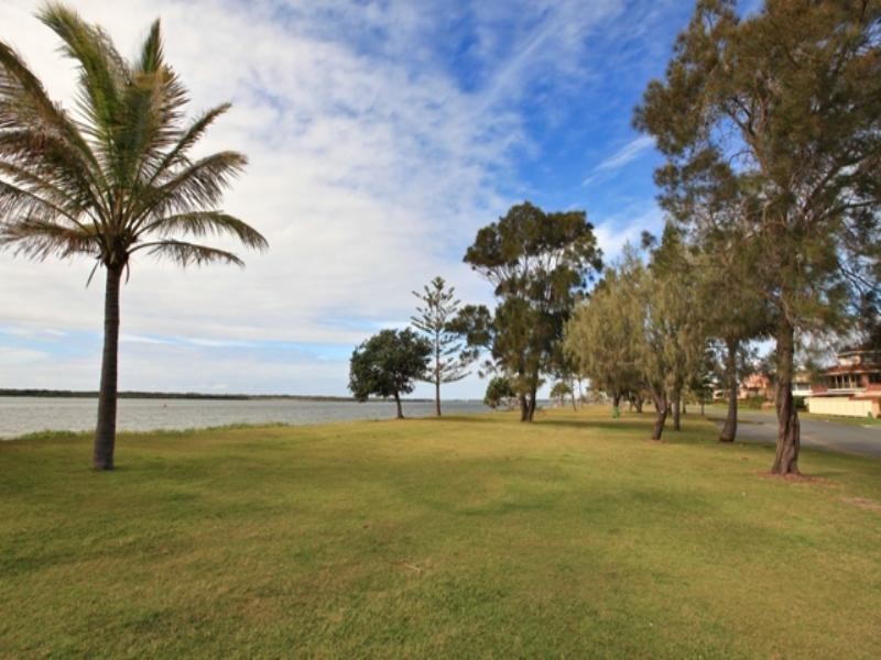 46 Shearwater Esplanade, Runaway Bay QLD 4216