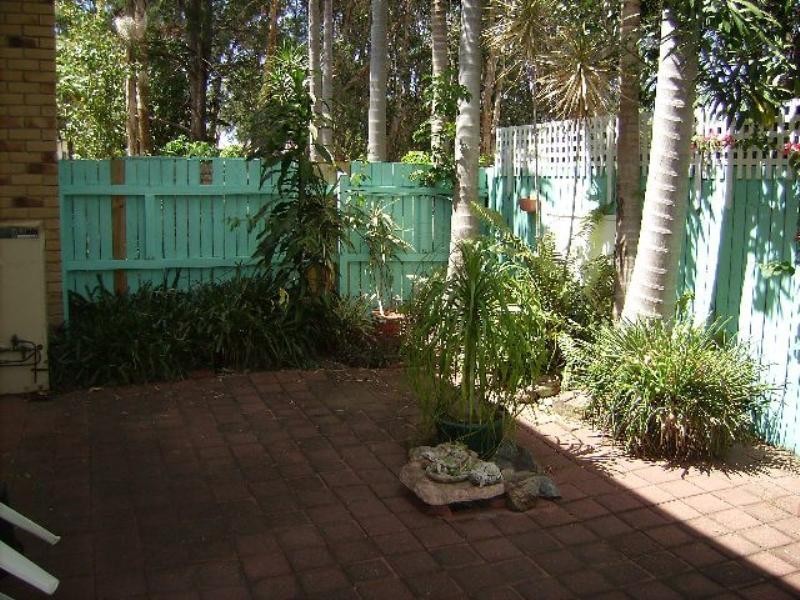 2/421 Oxley Drive, Runaway Bay QLD 4216