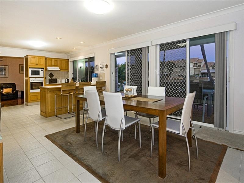26 Sundance Way, Runaway Bay QLD 4216
