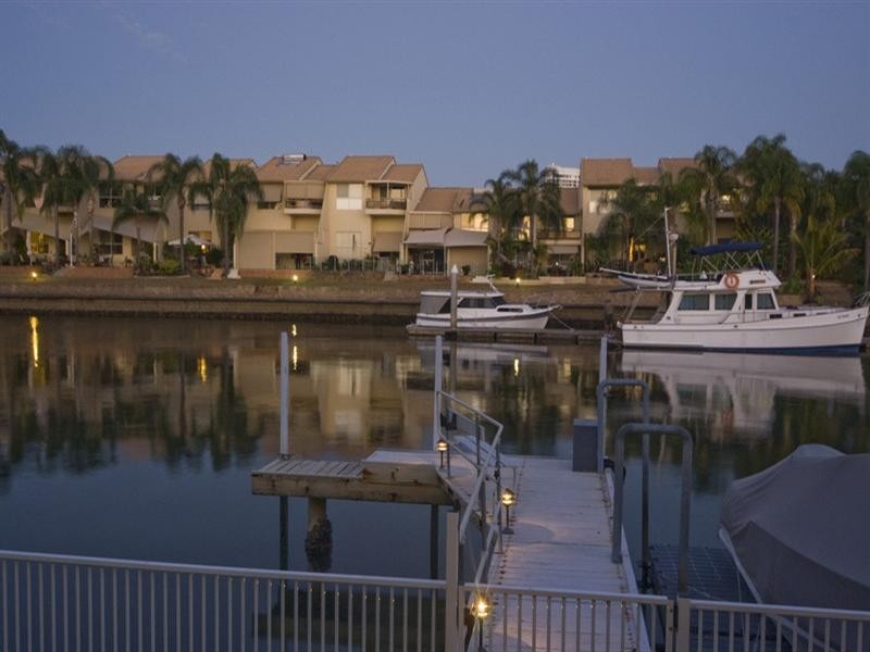 26 Sundance Way, Runaway Bay QLD 4216