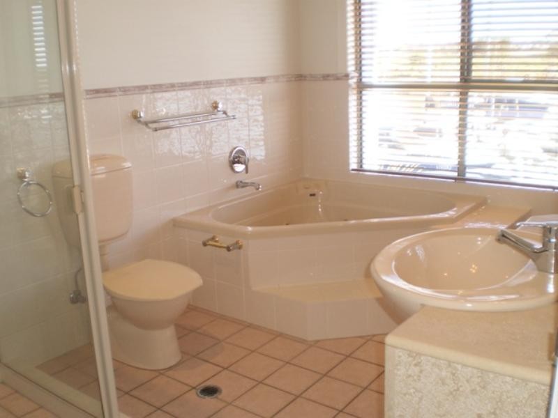 Hope Island QLD 4212