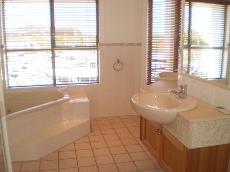 Hope Island QLD 4212