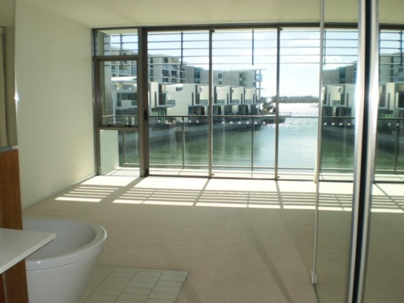 Paradise Point QLD 4216