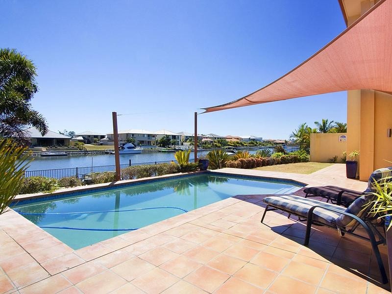 1 Pipers Point, Hope Island QLD 4212