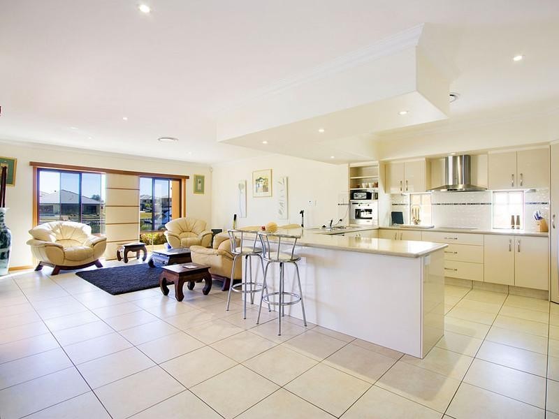 1 Pipers Point, Hope Island QLD 4212