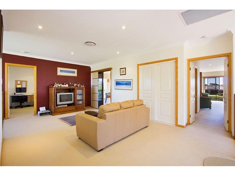 1 Pipers Point, Hope Island QLD 4212