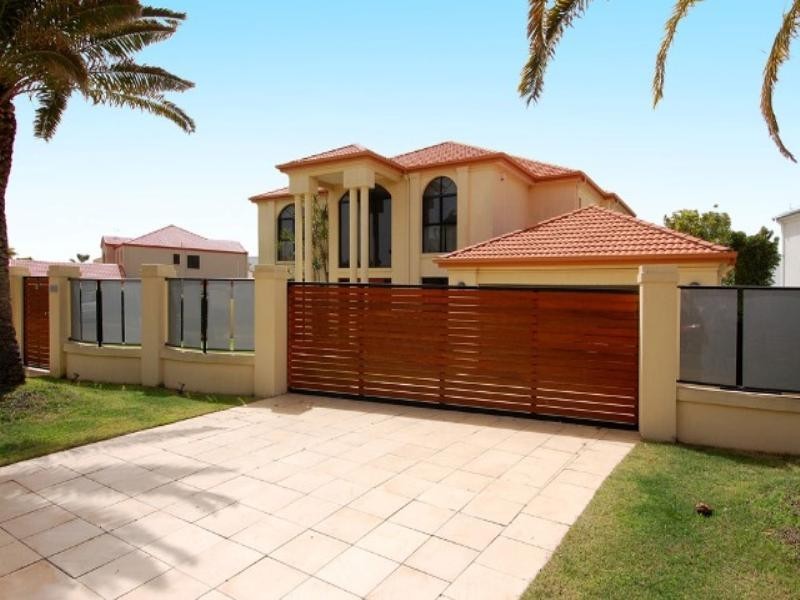 Paradise Point QLD 4216