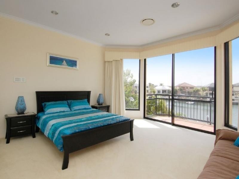 Paradise Point QLD 4216