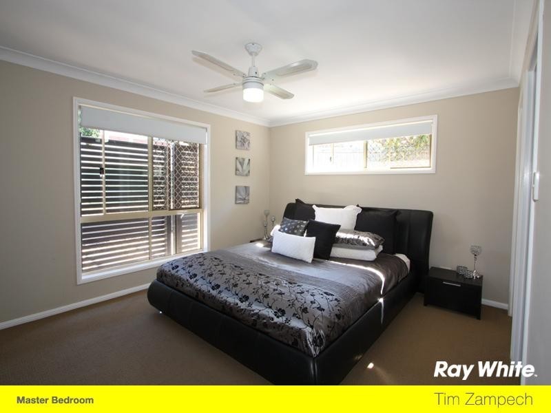 20 Mungala Street, Hope Island QLD 4212