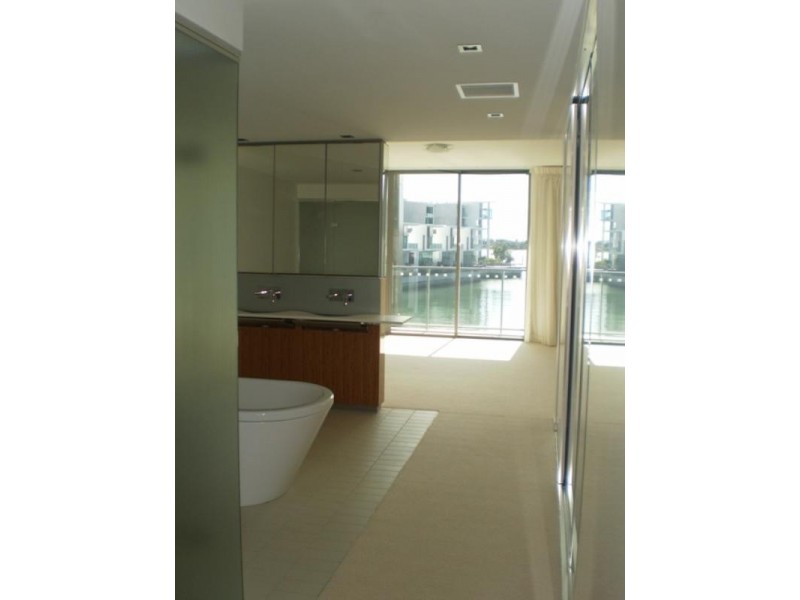 Paradise Point QLD 4216