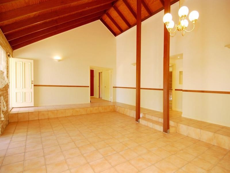 9 Parish Court, Molendinar QLD 4214