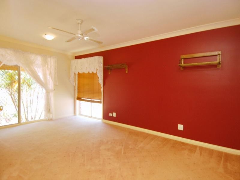 9 Parish Court, Molendinar QLD 4214