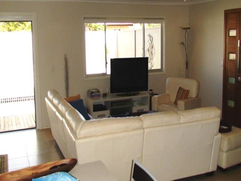 37 Mungera Street, Runaway Bay QLD 4216