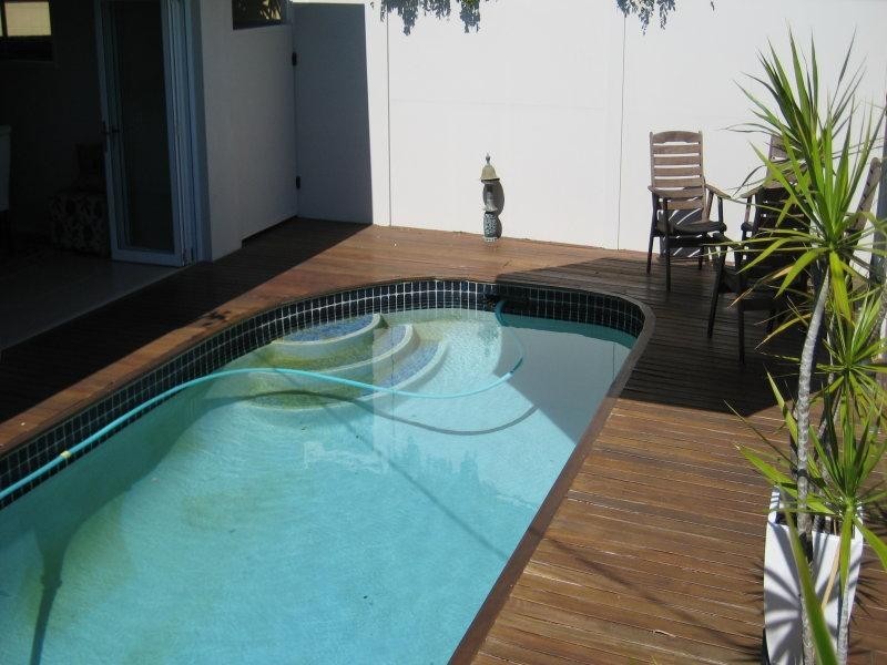 37 Mungera Street, Runaway Bay QLD 4216
