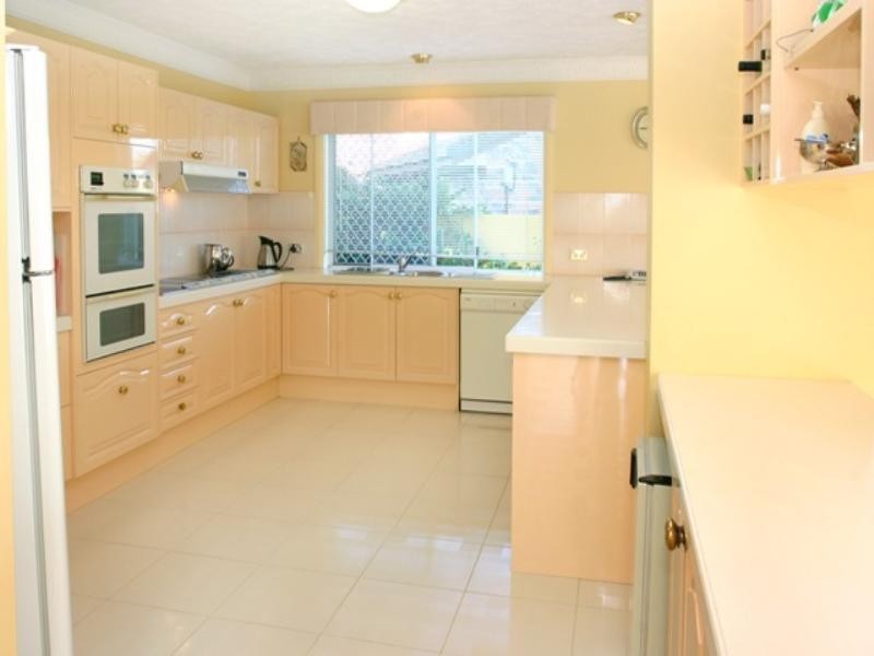 4 Pebble Beach Drive, Runaway Bay QLD 4216