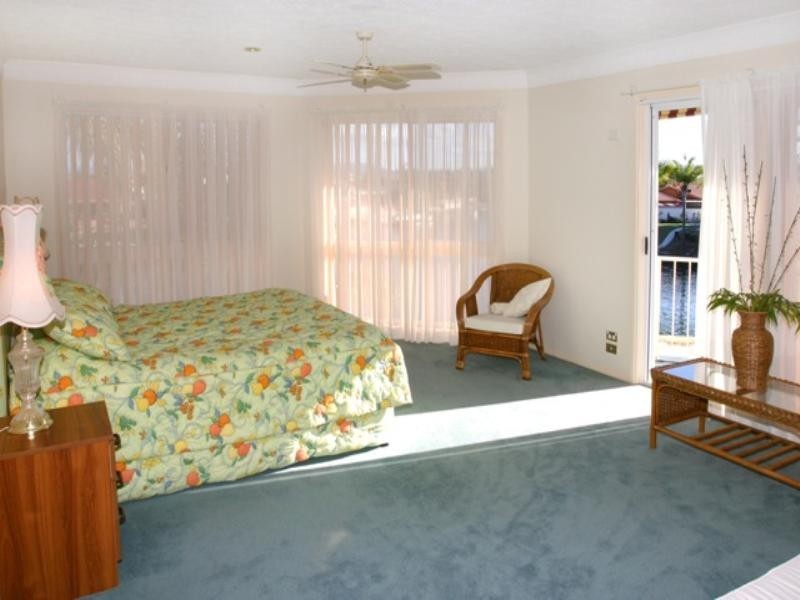 4 Pebble Beach Drive, Runaway Bay QLD 4216