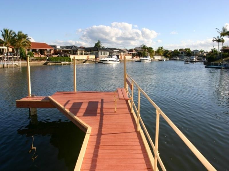 4 Pebble Beach Drive, Runaway Bay QLD 4216